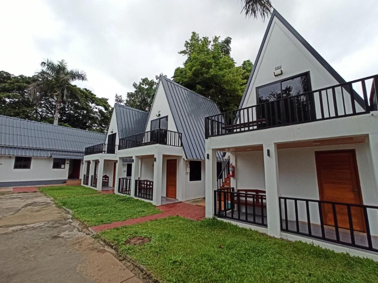 Rainbow House Resort Kamphaeng Phet Exterior photo